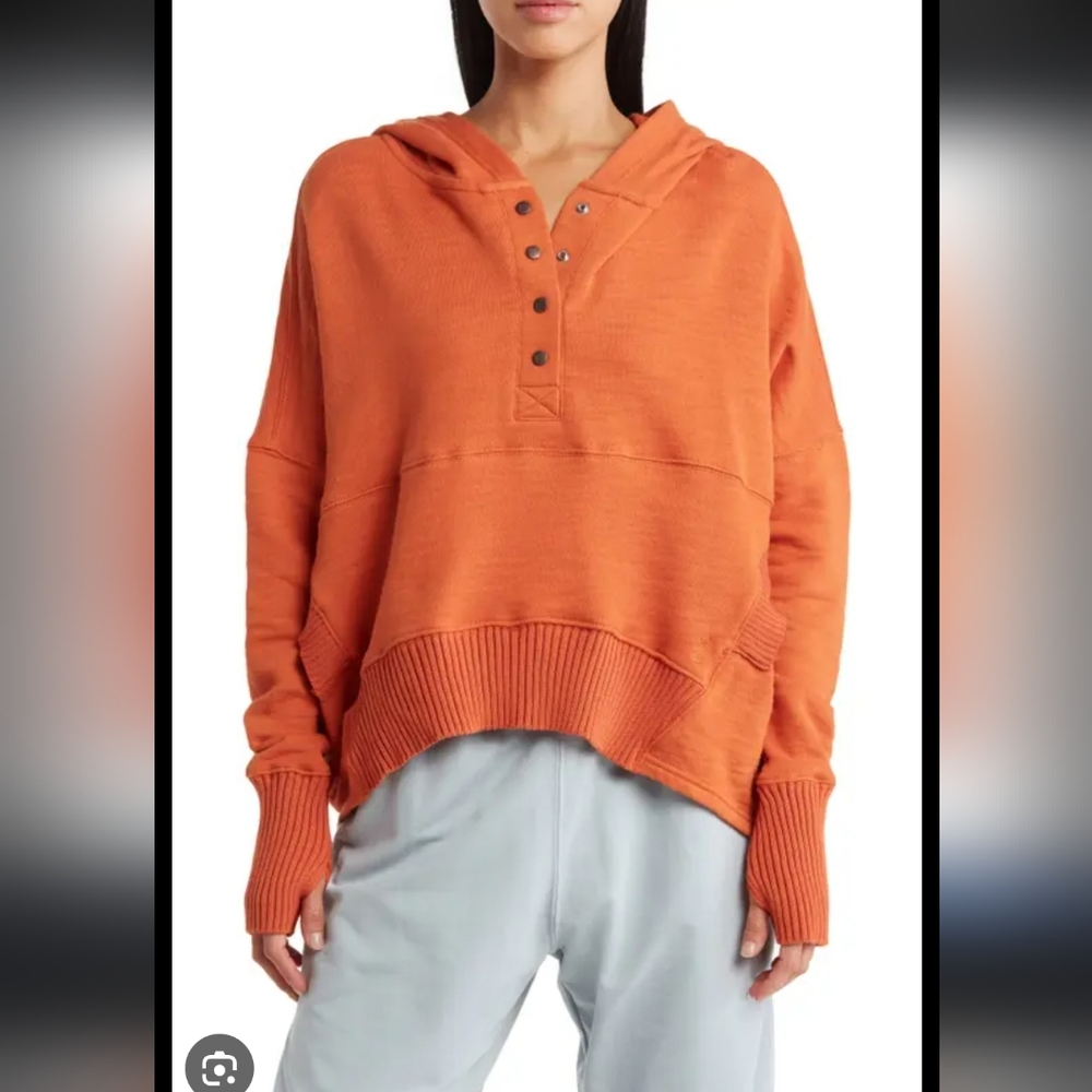 Free People Movement Solid Honey Dove 100% Cotton Sweatshirt, Large